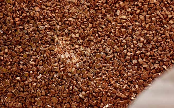 Kupfergranulat aus Recyclingprozess